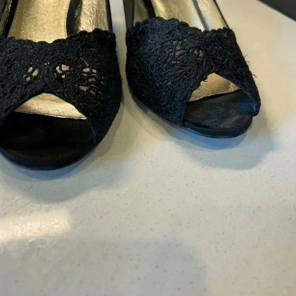 Adrianna Papell Black Peep Toe Heels - Picture 9 of 16